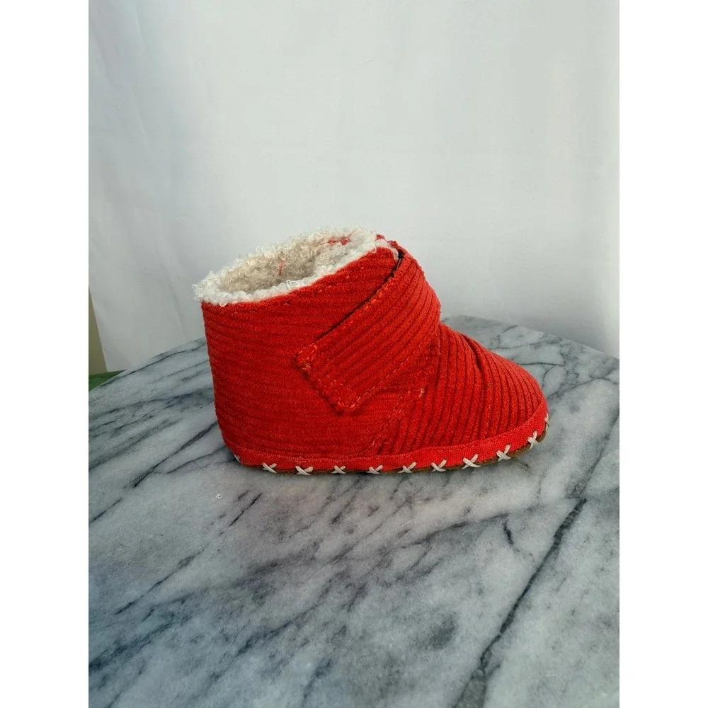 Tiny TOMS Baby Red/Pink Corduroy Faux Fur Lined Crib Booties Size 4 Infant Shoes